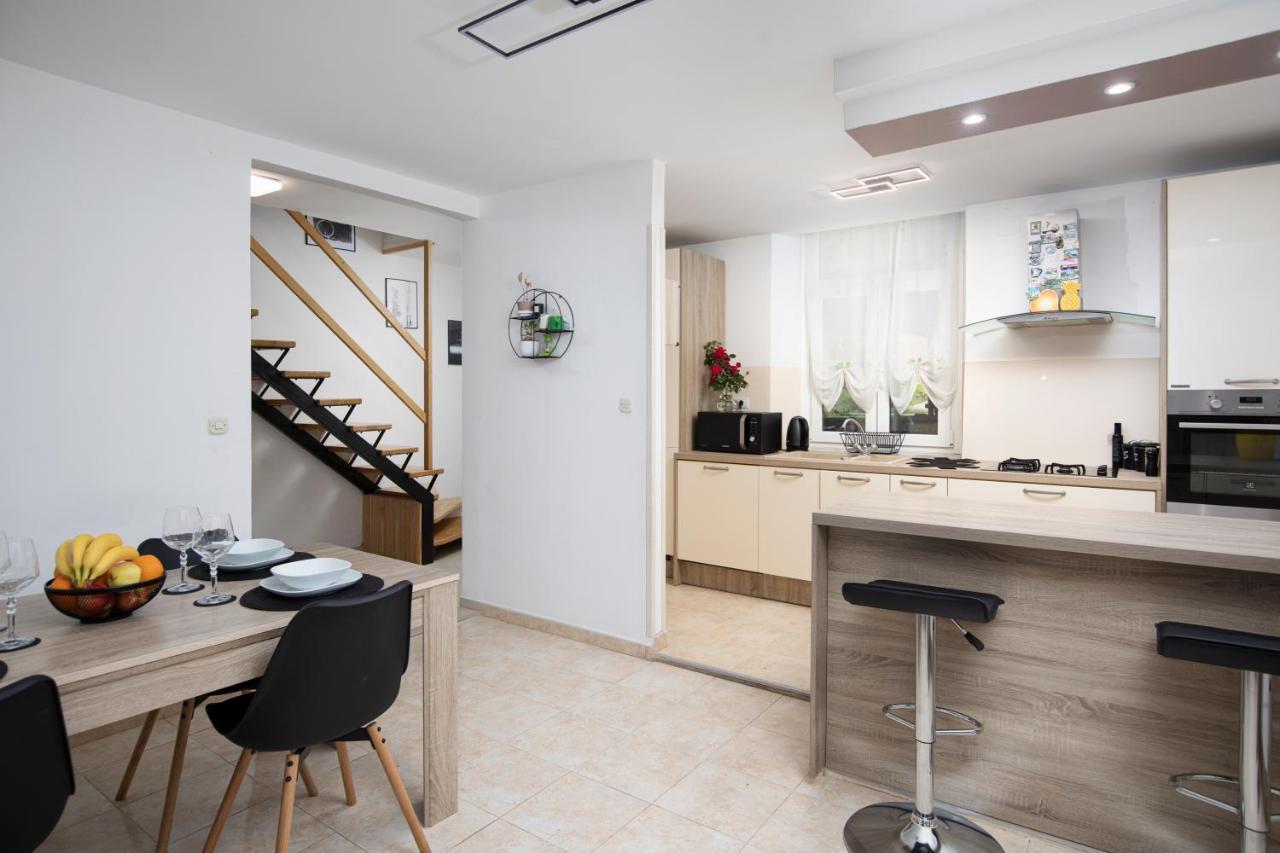 PUY History Apartment Villa Veruda מראה חיצוני תמונה
