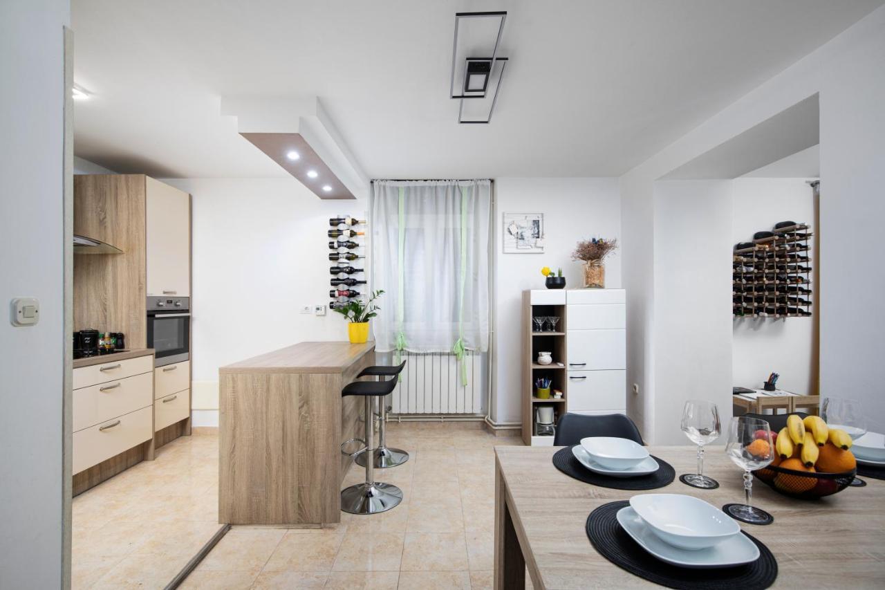 PUY History Apartment Villa Veruda מראה חיצוני תמונה